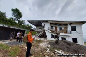 pergerakan tanah di bogor