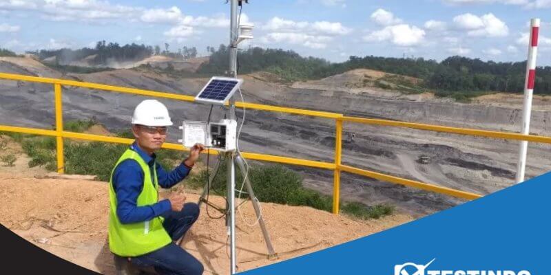 perawatan automatic weather station